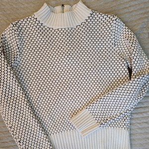Banana Republic - Knit Pullover b/w